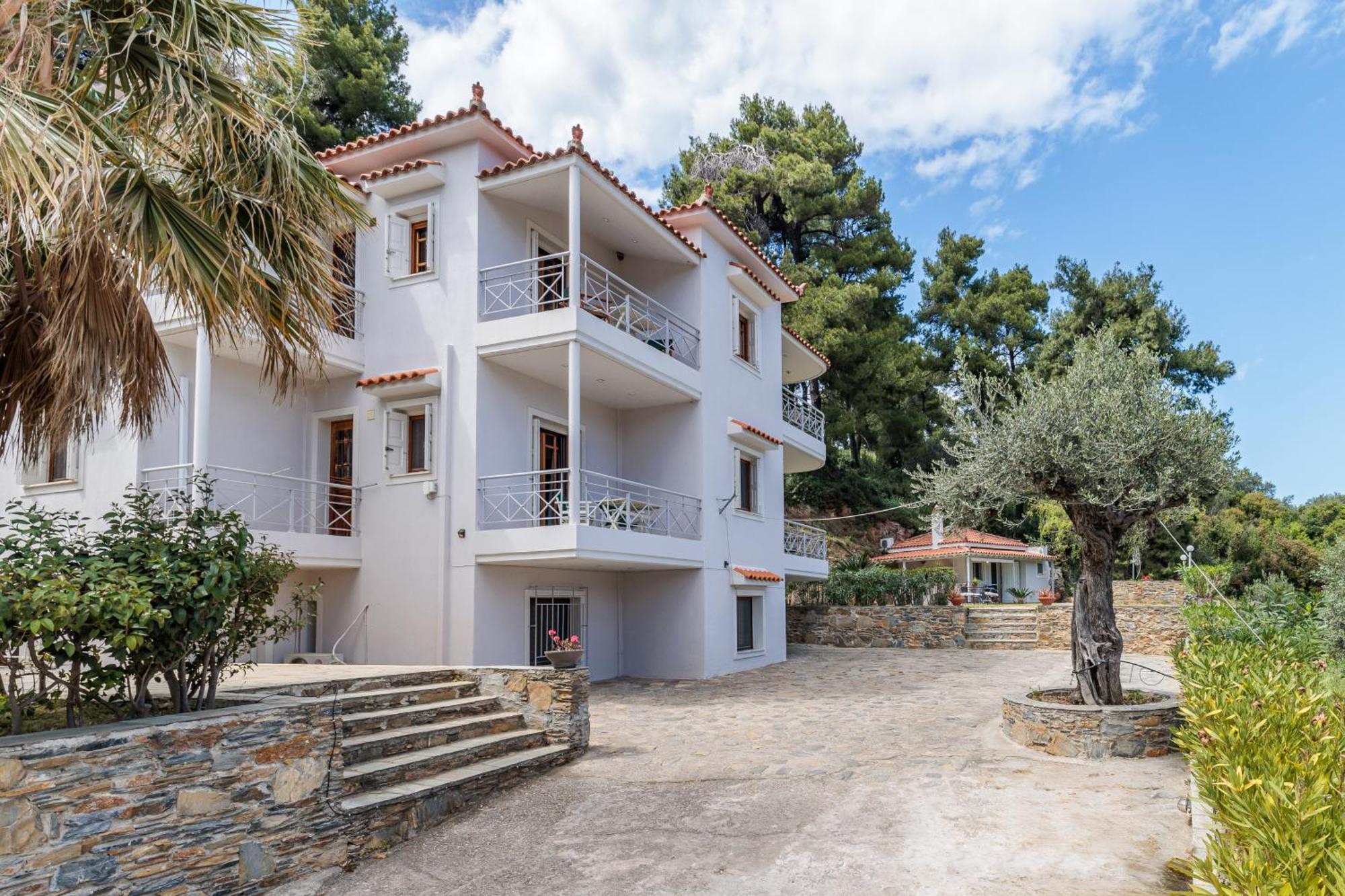 Likasti Skopelos